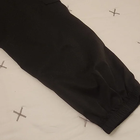 Halara Size Large Black Joggers With Cargo Pockets - Picture 6 of 10